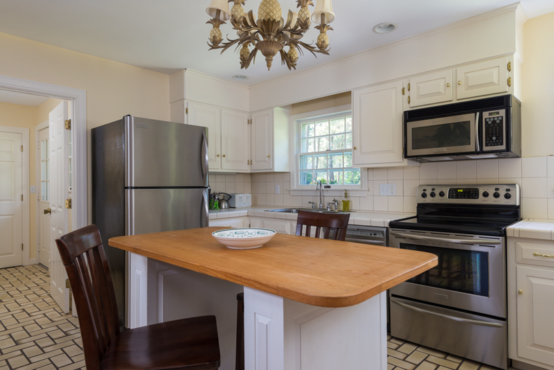 9 Cotuit Bay Drive, Cotuit, MA, 02635 Robert Paul Properties