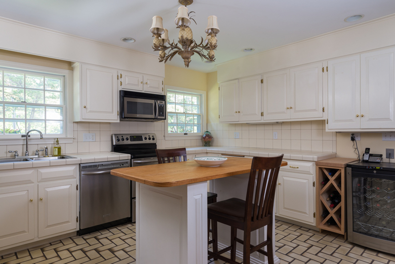 9 Cotuit Bay Drive, Cotuit, MA, 02635 Robert Paul Properties