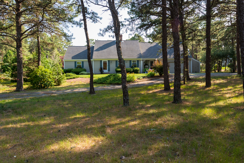 9 Cotuit Bay Drive, Cotuit, MA, 02635 Robert Paul Properties